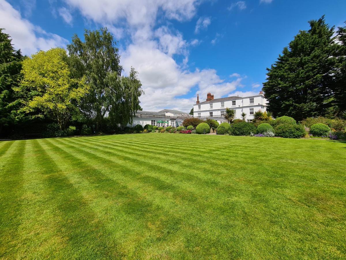 Rowton Hall Hotel And Spa 切斯特 外观 照片