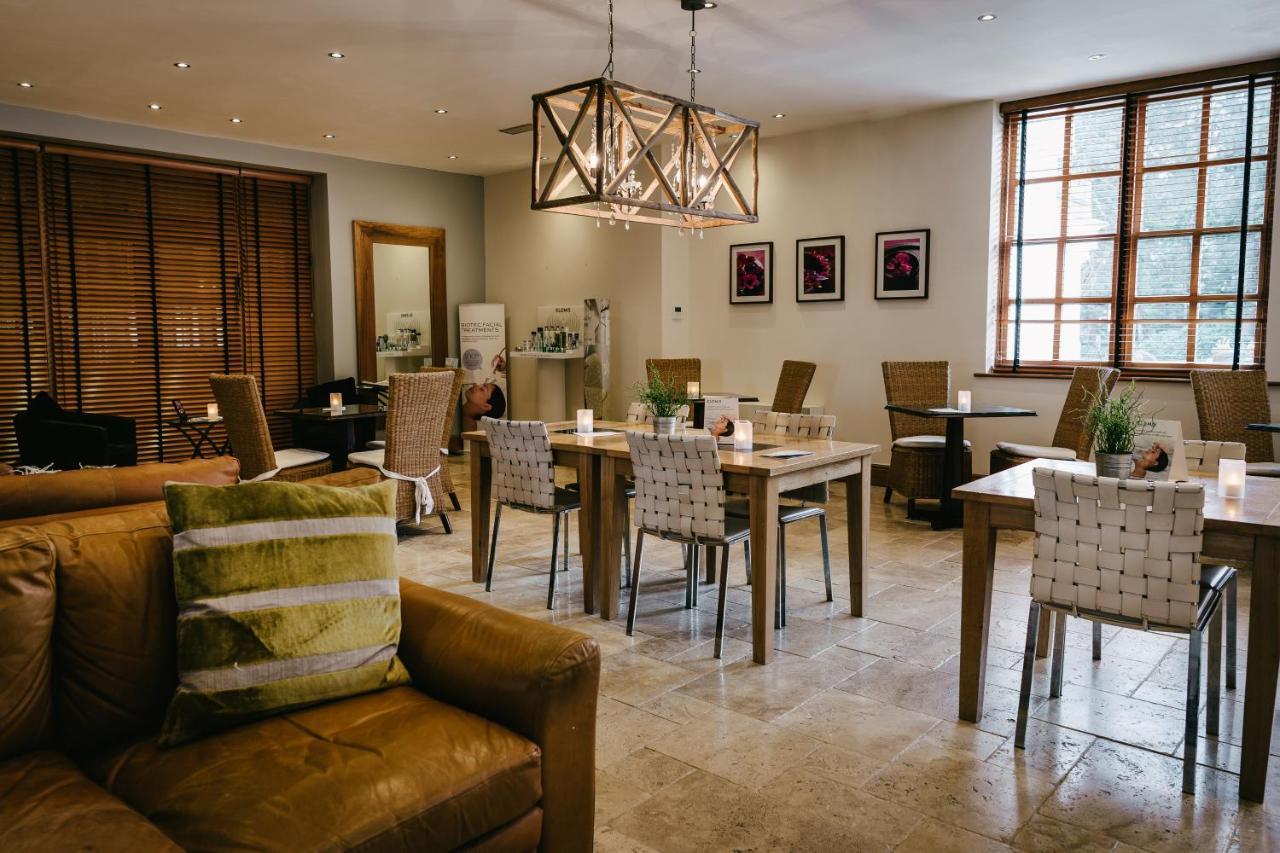 Rowton Hall Hotel And Spa 切斯特 外观 照片