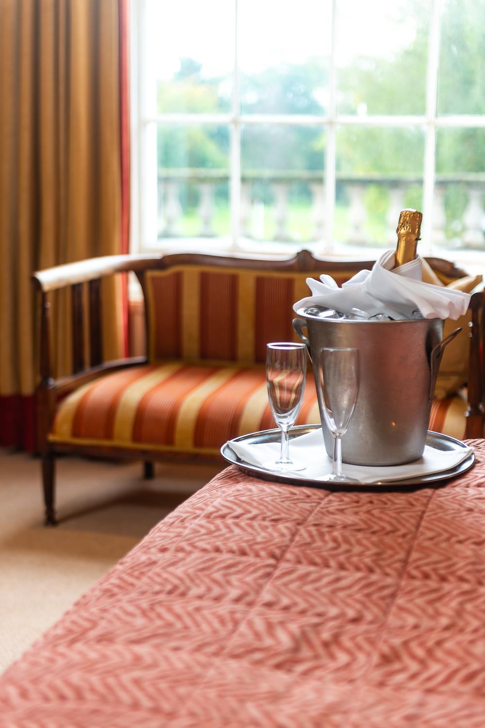 Rowton Hall Hotel And Spa 切斯特 外观 照片