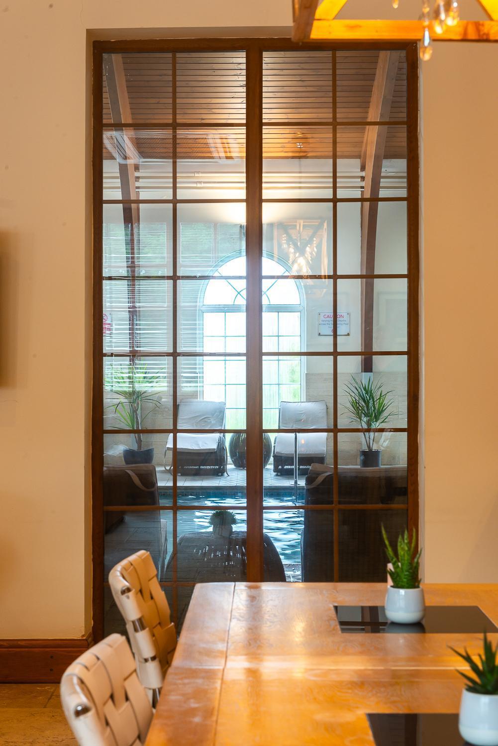 Rowton Hall Hotel And Spa 切斯特 外观 照片
