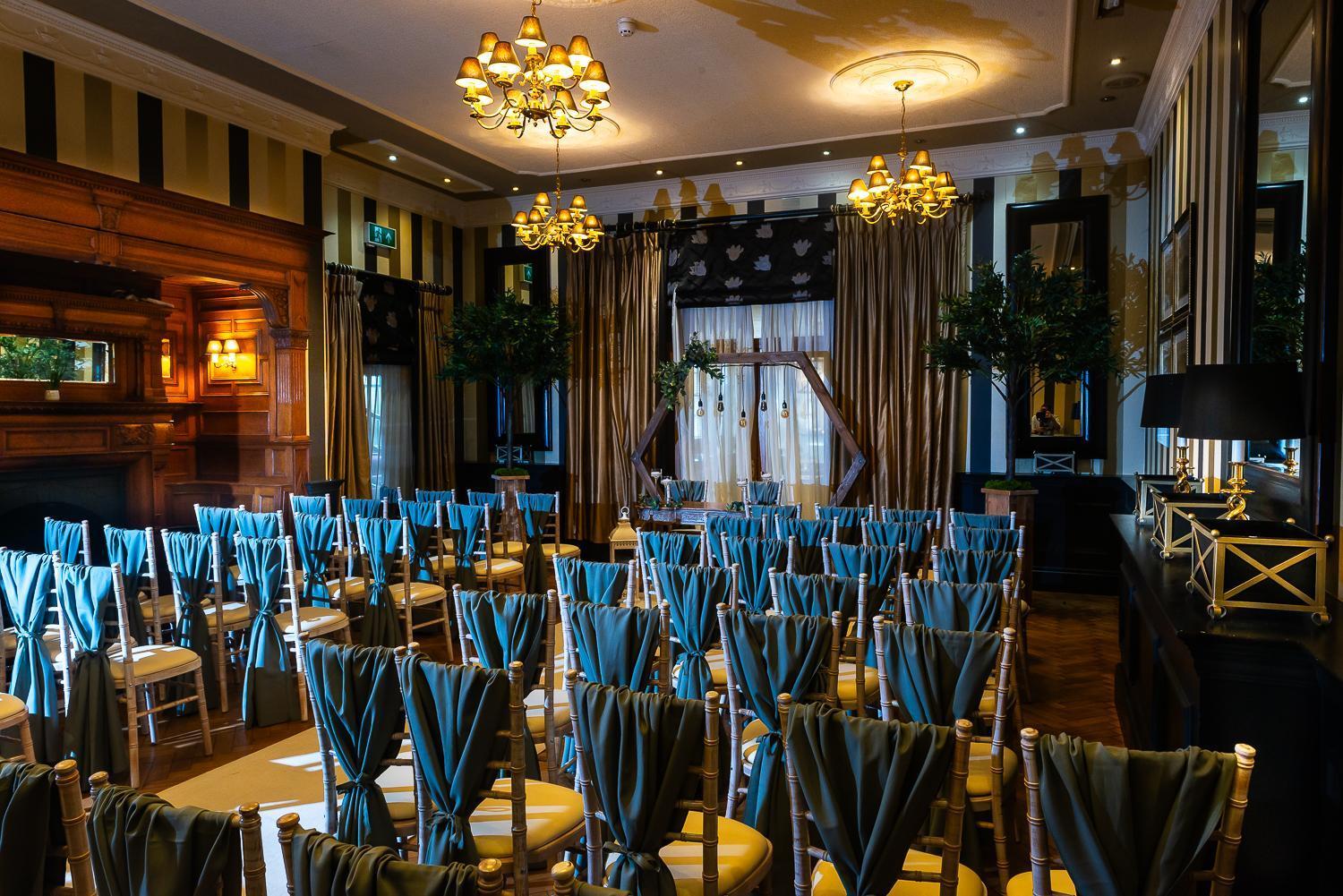 Rowton Hall Hotel And Spa 切斯特 外观 照片